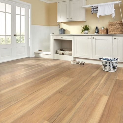 RKP8119-WeatheredSpottedGum-UtilityLaundryRoom-LS_CM